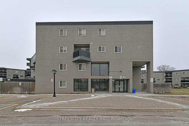 140 - 2001 Bonnymede Dr, Condo with 3 bedrooms, 1 bathrooms and 1 parking in Mississauga ON | Image 1