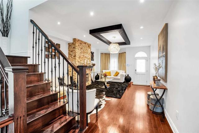 13 Lippincott St E, House attached with 5 bedrooms, 4 bathrooms and 1 parking in Toronto ON | Image 28