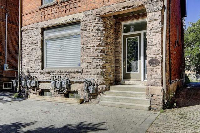 06 - 28 Madison Ave, House detached with 2 bedrooms, 2 bathrooms and 0 parking in Toronto ON | Image 12