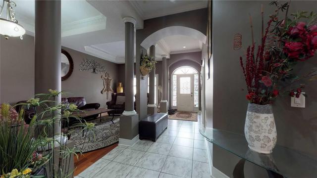 48 Yorkdale Cres, House detached with 4 bedrooms, 5 bathrooms and 3 parking in Toronto ON | Image 2