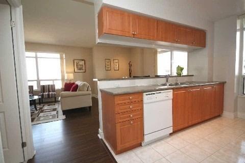 Lph3 - 51 Saddlecreek Dr, Condo with 2 bedrooms, 2 bathrooms and 1 parking in Markham ON | Image 5