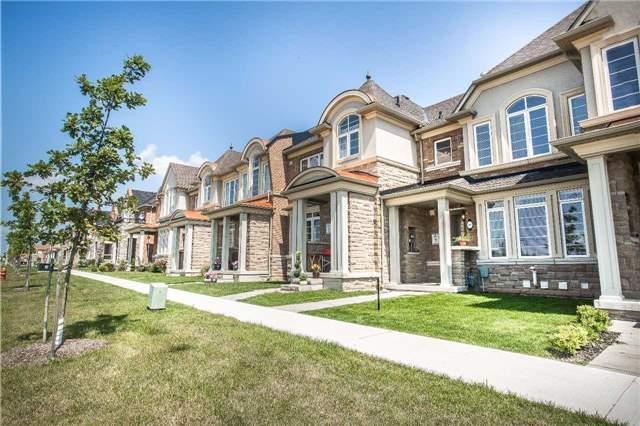 3093 Neyagawa Blvd, House attached with 3 bedrooms, 4 bathrooms and 2 parking in Oakville ON | Image 1