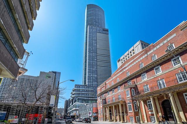 4909 - 386 Yonge St, Condo with 2 bedrooms, 2 bathrooms and 1 parking in Toronto ON | Image 1