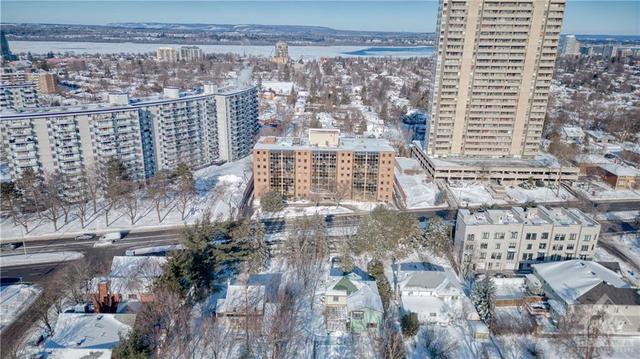 604 - 2019 Carling Avenue, Condo with 2 bedrooms, 2 bathrooms and 1 parking in Ottawa ON | Image 2