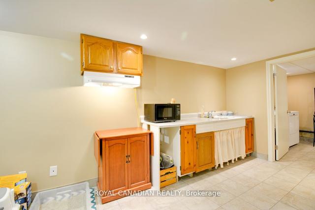 68 Maywood Rd, House detached with 3 bedrooms, 2 bathrooms and 6 parking in Kitchener ON | Image 22