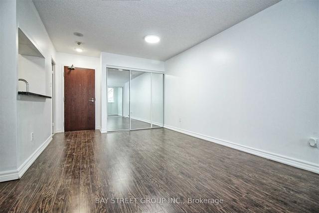 616 - 1055 Bay St, Condo with 1 bedrooms, 1 bathrooms and 0 parking in Toronto ON | Image 2