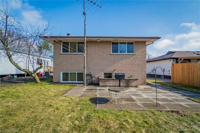 3083 Portage Road, House detached with 3 bedrooms, 2 bathrooms and 5 parking in Niagara Falls ON | Image 11
