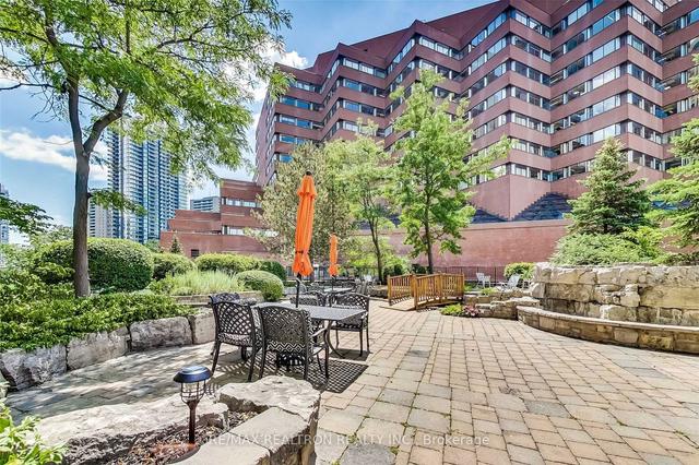 2206 - 100 Upper Madison Ave, Condo with 2 bedrooms, 2 bathrooms and 1 parking in Toronto ON | Image 33