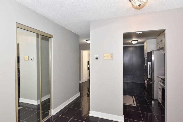 316 - 390 Dixon Rd, Condo with 2 bedrooms, 1 bathrooms and 1 parking in Toronto ON | Image 4