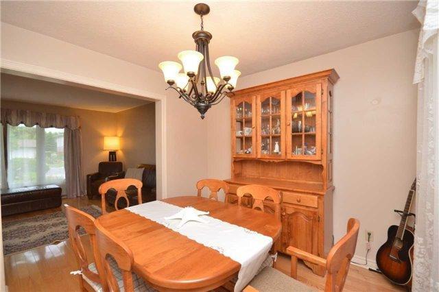 136 Allan Dr, House detached with 4 bedrooms, 3 bathrooms and 3 parking in Caledon ON | Image 5