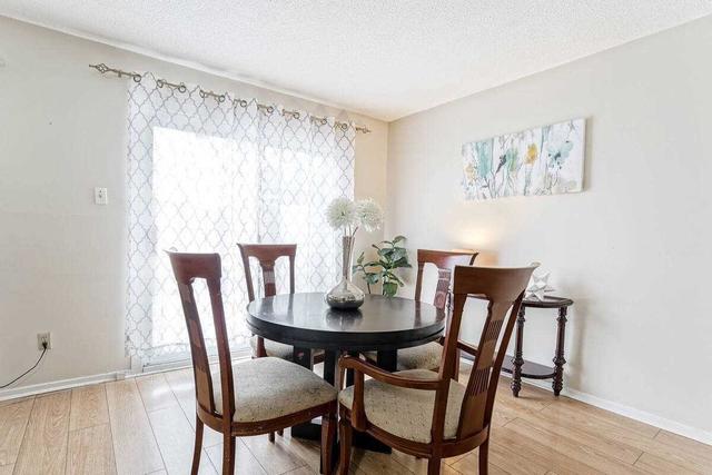 36 - 57 Hansen Rd N, Townhouse with 3 bedrooms, 2 bathrooms and 1 parking in Brampton ON | Image 2