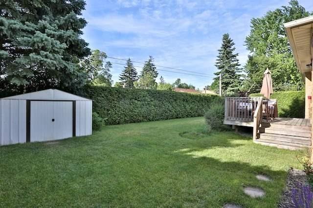 31 Chatfield Dr, House detached with 3 bedrooms, 1 bathrooms and 5 parking in Toronto ON | Image 2