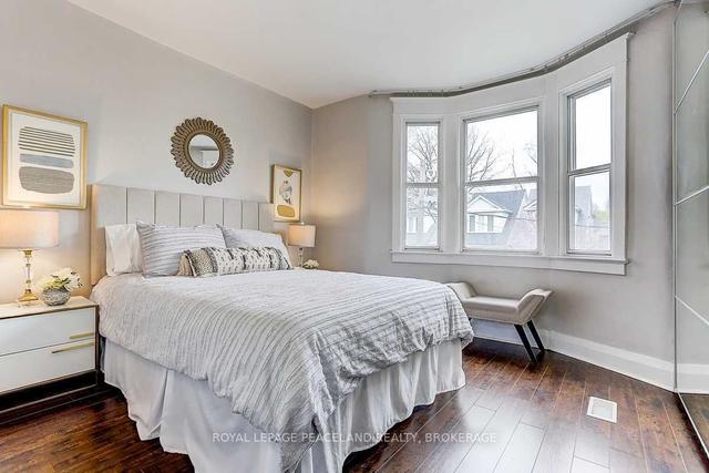 9 Ozark Cres, House semidetached with 3 bedrooms, 2 bathrooms and 2 parking in Toronto ON | Image 14