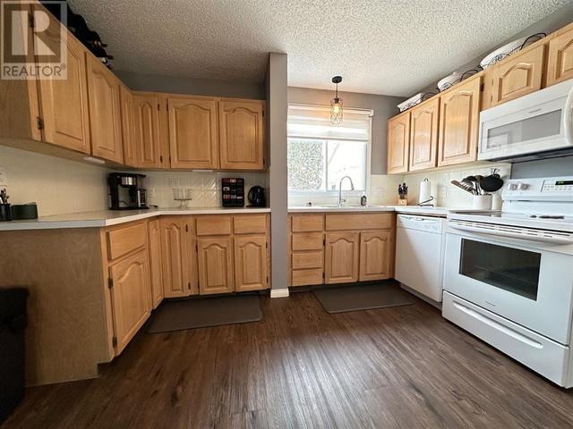 5808 51 Avenue, House detached with 4 bedrooms, 2 bathrooms and 3 parking in Vermilion AB | Image 7