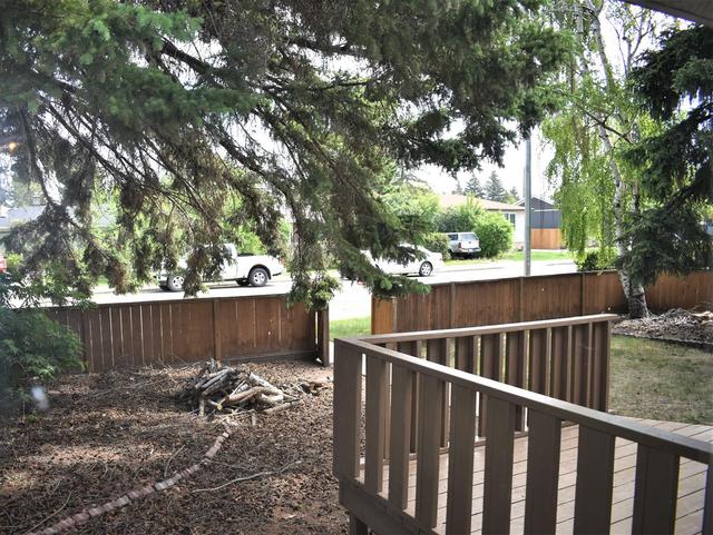 7915 34 Avenue Nw, House detached with 3 bedrooms, 1 bathrooms and 2 parking in Calgary AB | Image 4