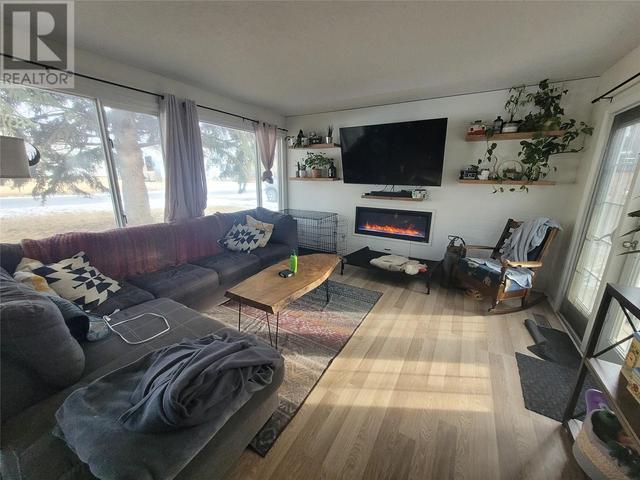 4709 44 Street Ne, House detached with 4 bedrooms, 1 bathrooms and null parking in Chetwynd BC | Image 2