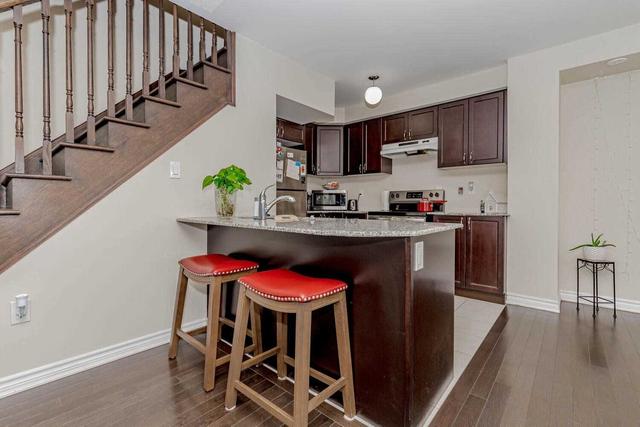 200 Veterans Dr, Townhouse with 3 bedrooms, 3 bathrooms and 2 parking in Brampton ON | Image 5