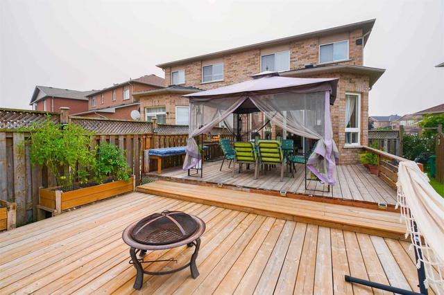 830 Khan Cres, House semidetached with 3 bedrooms, 4 bathrooms and 3 parking in Mississauga ON | Image 30