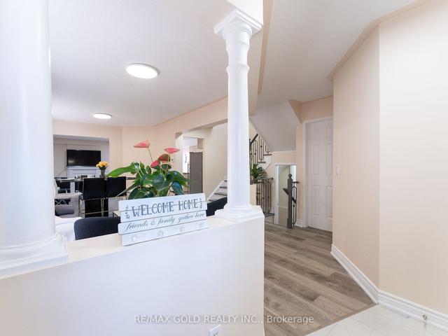 36 Umbria Cres, House detached with 4 bedrooms, 4 bathrooms and 6 parking in Vaughan ON | Image 12