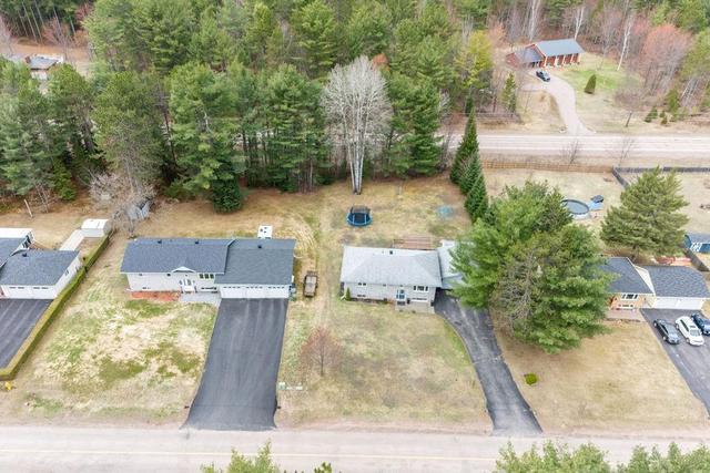 30 Jamie Crescent, House detached with 4 bedrooms, 2 bathrooms and 6 parking in Petawawa ON | Image 23