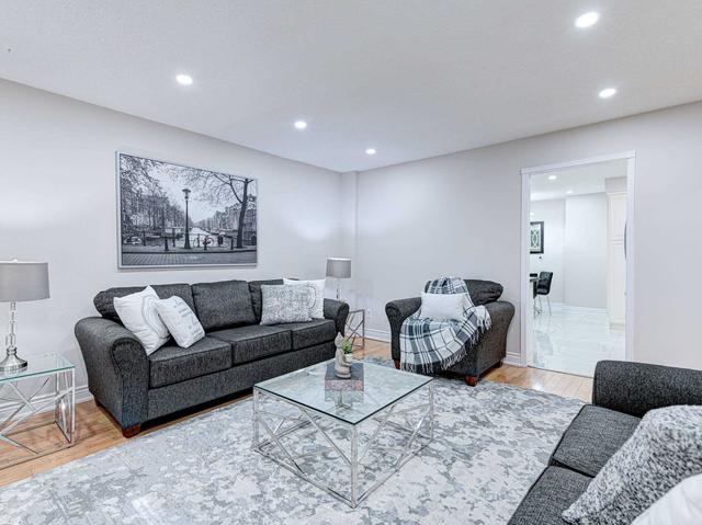 134 Lord Simcoe Dr, House detached with 4 bedrooms, 4 bathrooms and 4 parking in Brampton ON | Image 39