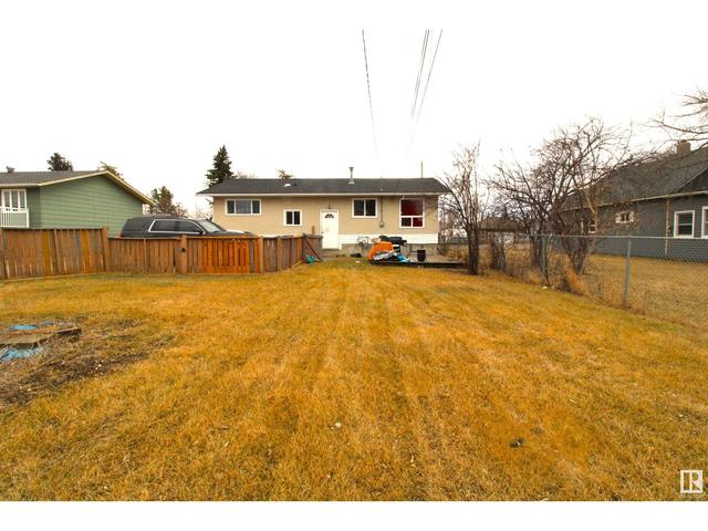 5114 52 Av, House detached with 5 bedrooms, 2 bathrooms and null parking in St. Paul AB | Image 24