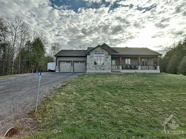 70 Stonewalk Drive, House detached with 4 bedrooms, 3 bathrooms and 8 parking in North Grenville ON | Image 1