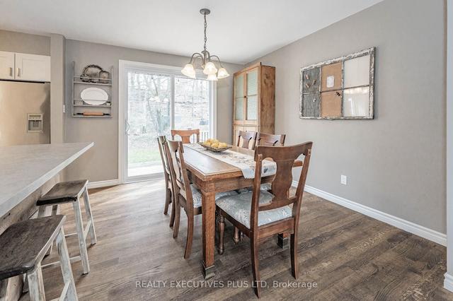 22 Cedar St, House detached with 3 bedrooms, 2 bathrooms and 5 parking in Guelph ON | Image 39