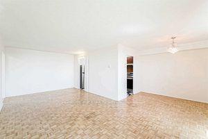 3104 - 3 Massey Sq, Condo with 2 bedrooms, 1 bathrooms and 0 parking in Toronto ON | Image 6