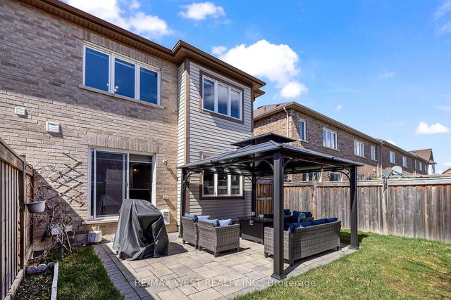 20 Reichert Crt, House attached with 4 bedrooms, 3 bathrooms and 2 parking in Milton ON | Image 32