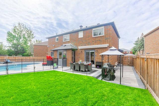 44 Lombardy Cres, House detached with 4 bedrooms, 4 bathrooms and 6 parking in Brampton ON | Image 29