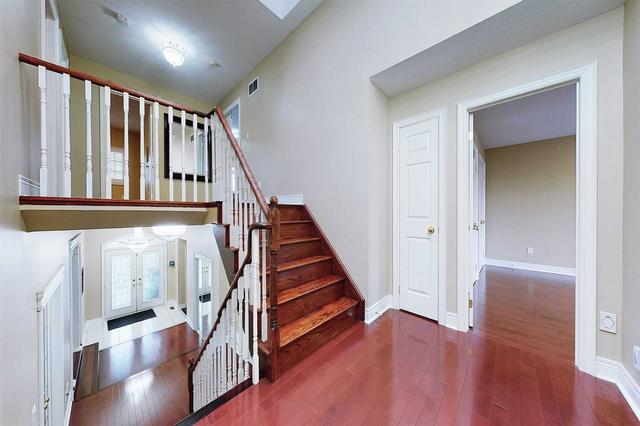 18 Roberson Dr, House detached with 5 bedrooms, 7 bathrooms and 6 parking in Ajax ON | Image 22