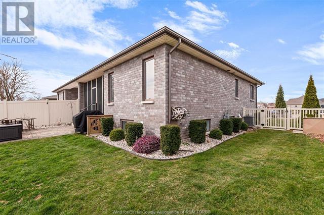 8 Destiny Drive, House semidetached with 4 bedrooms, 3 bathrooms and null parking in Leamington ON | Image 32