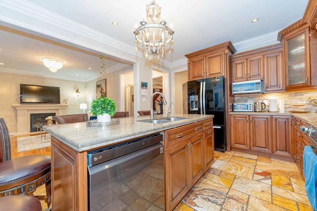 36 Noranda Cres, House detached with 4 bedrooms, 4 bathrooms and 6 parking in Brampton ON | Image 8