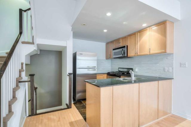 th16 - 6 Wellesley Pl, House attached with 2 bedrooms, 2 bathrooms and 1 parking in Toronto ON | Image 17
