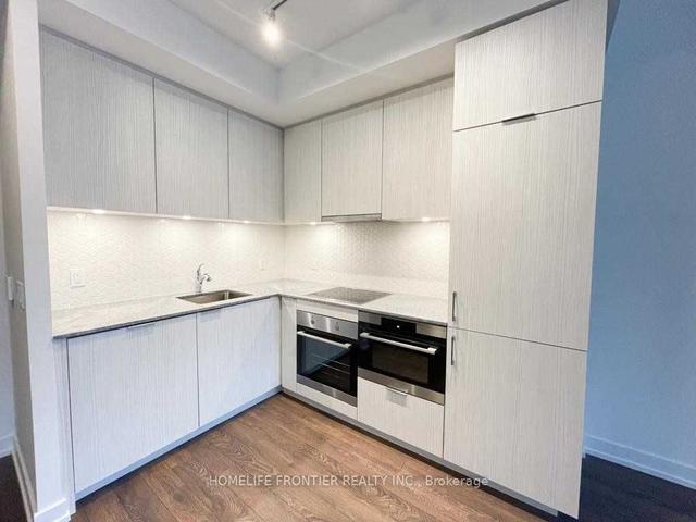 411 - 158 Front St E, Condo with 1 bedrooms, 1 bathrooms and 0 parking in Toronto ON | Image 2