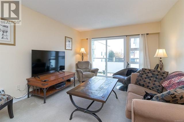 203 - 1537 Morrison St, Condo with 2 bedrooms, 1 bathrooms and 1 parking in Victoria BC | Image 4
