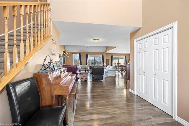 5382 Longswamp Road, House detached with 4 bedrooms, 3 bathrooms and 8 parking in South Frontenac ON | Image 5