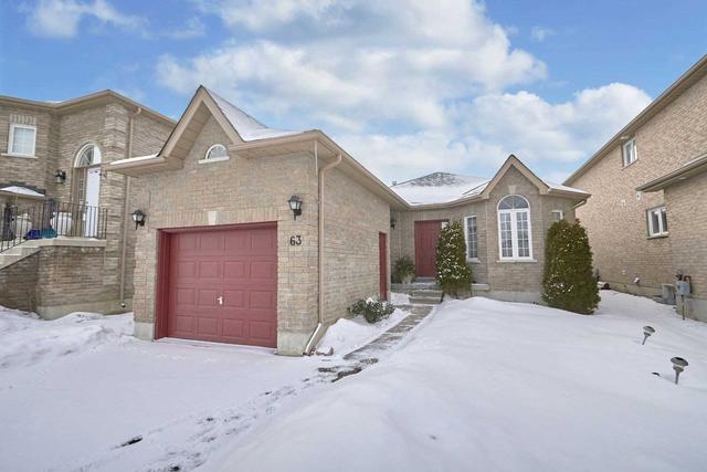 63 Mcintyre Dr, House detached with 2 bedrooms, 1 bathrooms and 2 parking in Barrie ON | Image 1