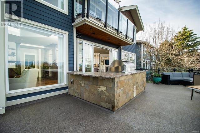 5998 Icarus Dr, House detached with 3 bedrooms, 5 bathrooms and 4 parking in Nanaimo BC | Image 63