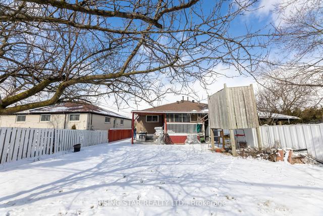 5 Tinton Cres, House semidetached with 3 bedrooms, 3 bathrooms and 4 parking in Toronto ON | Image 32