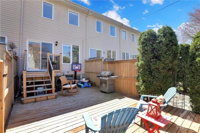 367 Levis Avenue, Townhouse with 3 bedrooms, 2 bathrooms and 2 parking in Ottawa ON | Image 21