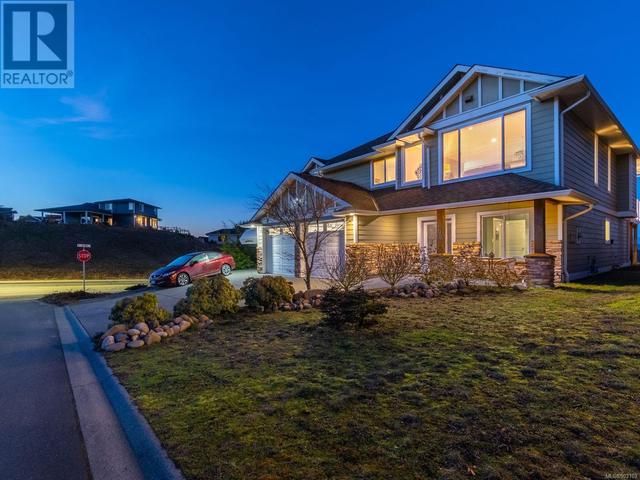 696 Pacific Heights Lane, House detached with 5 bedrooms, 3 bathrooms and 4 parking in Campbell River BC | Image 1