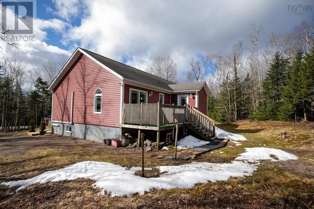 17980 Highway 2, House detached with 3 bedrooms, 2 bathrooms and null parking in Cumberland, Subd. B NS | Image 7