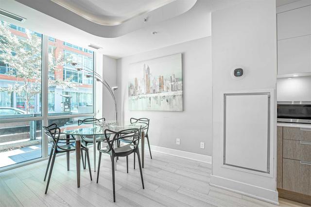 th14 - 30 Nelson St, Townhouse with 2 bedrooms, 3 bathrooms and 1 parking in Toronto ON | Image 28