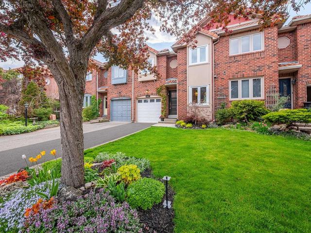2937 Redbud Ave, House attached with 3 bedrooms, 3 bathrooms and 2 parking in Oakville ON | Image 1