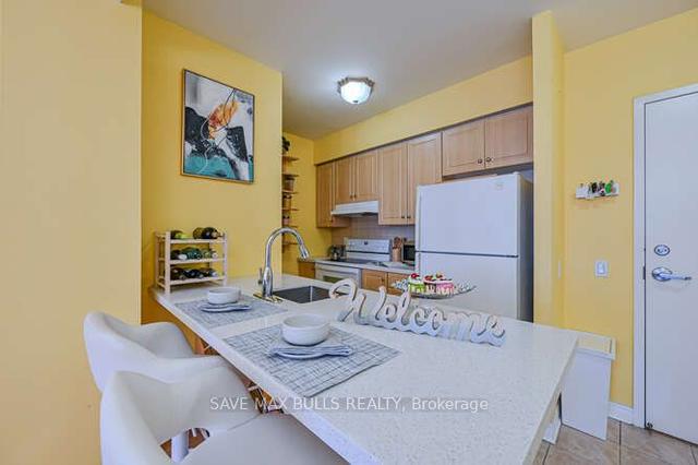 519 - 1415 Lawrence Ave W, Condo with 2 bedrooms, 2 bathrooms and 1 parking in Toronto ON | Image 5