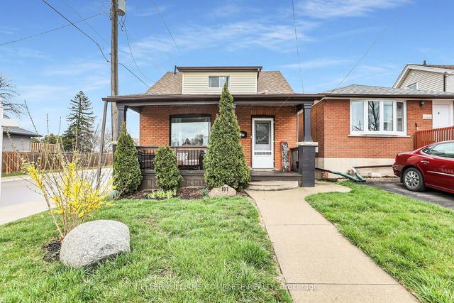 187 East 24th St, House detached with 2 bedrooms, 1 bathrooms and 3 parking in Hamilton ON | Image 1