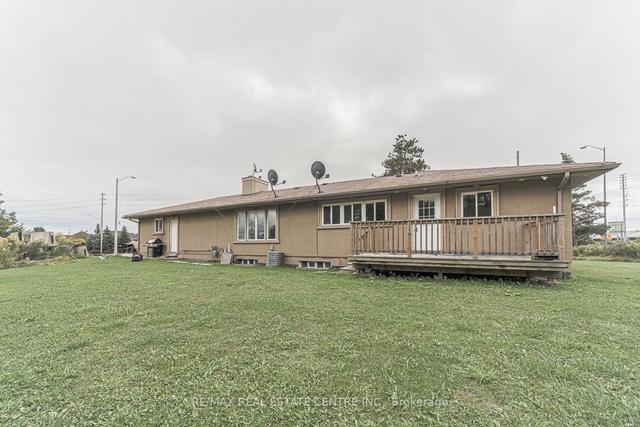 3024 Countryside Dr, House detached with 3 bedrooms, 3 bathrooms and 8 parking in Brampton ON | Image 2