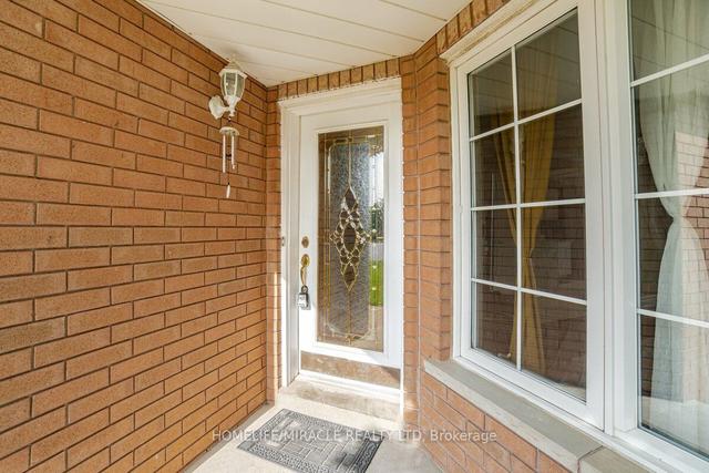 181 Cresthaven Rd, House detached with 3 bedrooms, 3 bathrooms and 5 parking in Brampton ON | Image 36